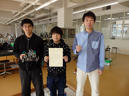 技術賞を獲得した機械創造工学科のチームです 技術賞を獲得した機械創造工学科のチームです